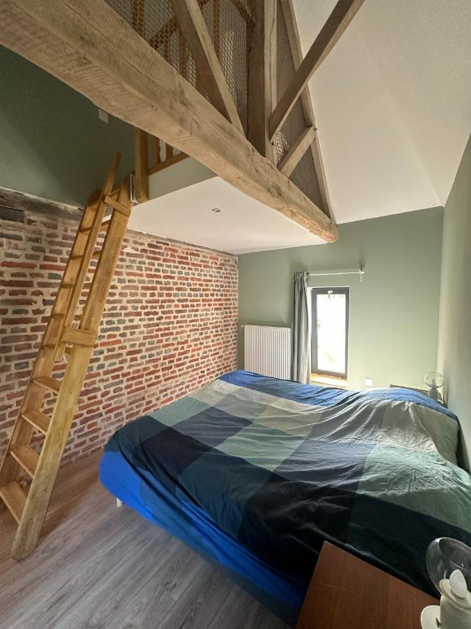 Gite Confortable Au Milieu Des Pres - La Ferme De Montigny Neauphe-Sur-Dive Екстериор снимка