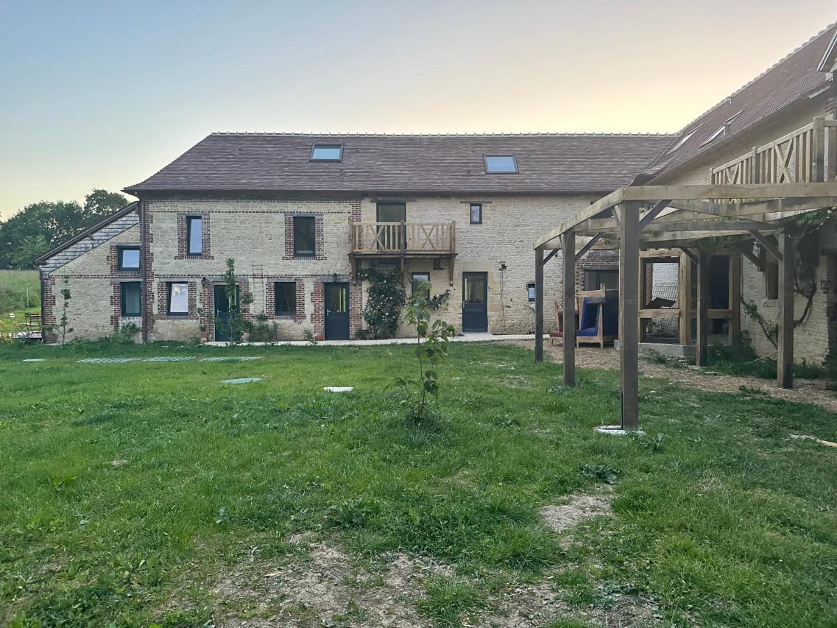Gite Confortable Au Milieu Des Pres - La Ferme De Montigny Neauphe-Sur-Dive Екстериор снимка